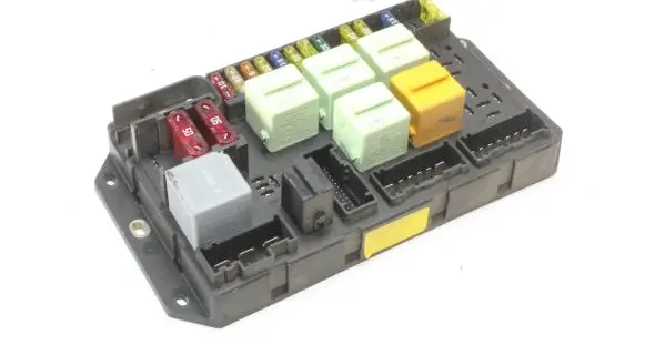 Land Rover Range Rover L322 Fuse box set YQE000351