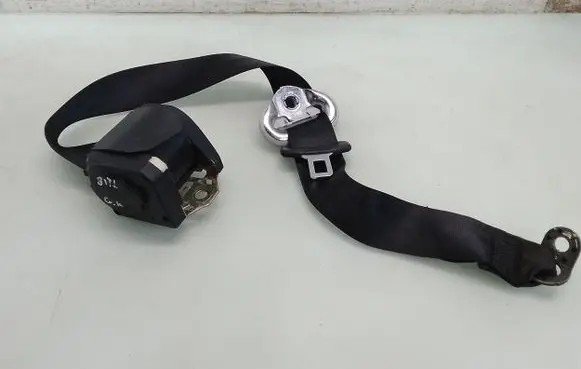 Volkswagen New Beetle Rear seatbelt