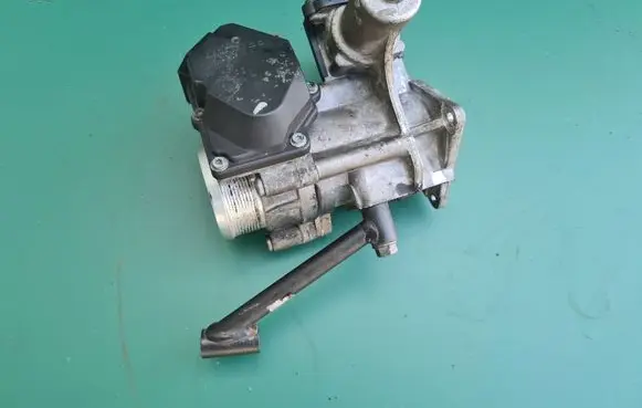 Volkswagen Crafter EGR valve 700823060 076131501 700823