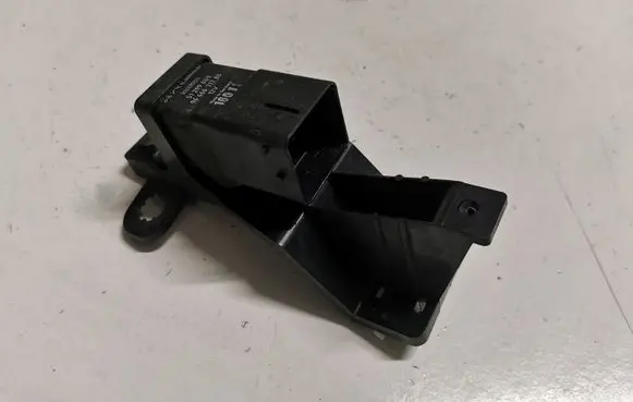 Volvo S60 Glow plug pre-heat relay 9666671780
