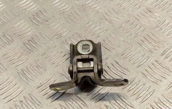 Opel Astra K Front door upper hinge A046057
