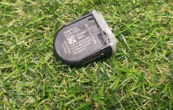 Buick Encore I Tire pressure sensor 13598772