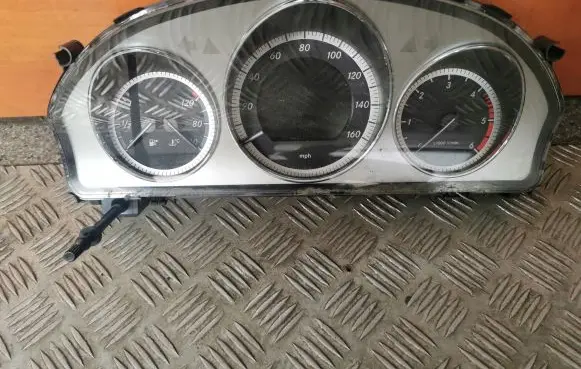 Mercedes-Benz C W204 Speedometer (instrument cluster) A2049005000 A2049022800