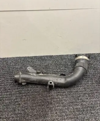 Volvo XC90 Intercooler hose/pipe 31370128