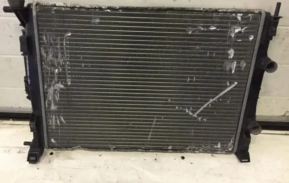 Renault Megane II Coolant radiator 8200115542d