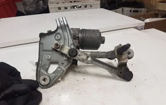 Peugeot 3008 I Wiper motor 1397220576