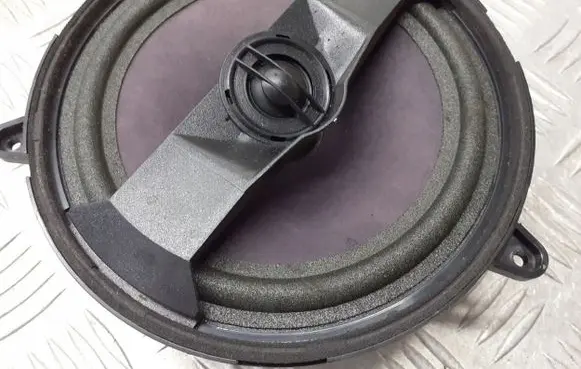 Audi A3 S3 8L Rear door speaker 8D9035412B