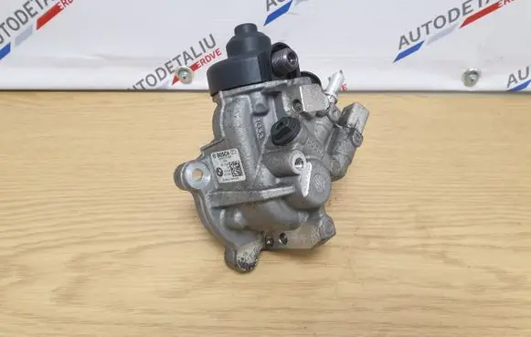 BMW 4 F36 Gran coupe Fuel injection high pressure pump 8511626 0445010588 CP4