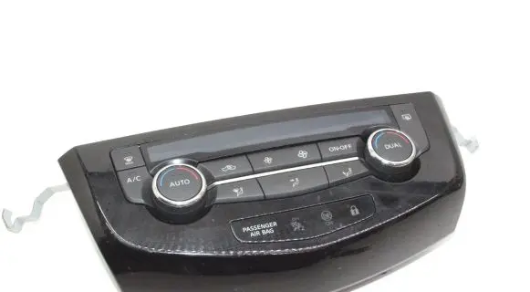 Nissan Qashqai Interior fan control switch 275004EA0A