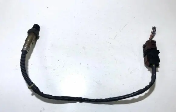 Volkswagen PASSAT B6 Lambda probe sensor 0281004084 0281004085