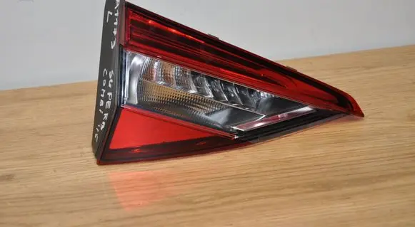 Skoda Superb B8 (3V) Tailgate rear/tail lights