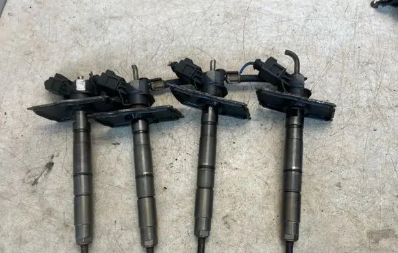 Audi A4 S4 B8 8K Fuel injectors set 059130277AJ 0445115054