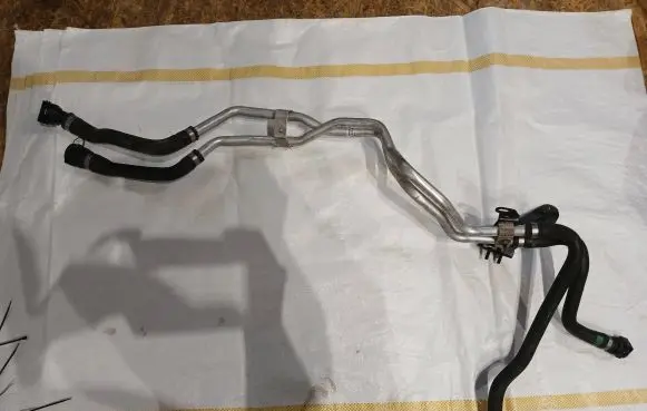 BMW X5 F15 Engine coolant pipe/hose 7644098 S2100450