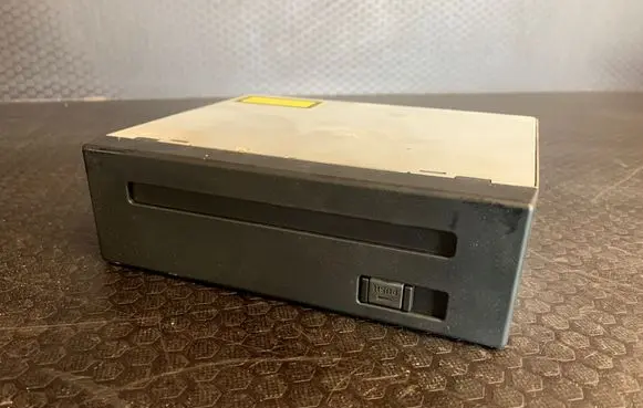 Lexus RX 330 - 350 - 400H Navigation unit CD/DVD player EKCB011644 032916 8684148060