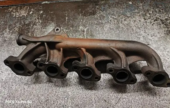 Volvo V70 Exhaust manifold 30637797