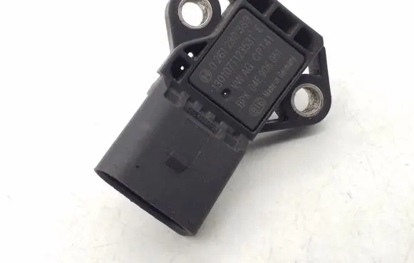 Volkswagen Jetta VI Air pressure sensor 04E906051 0261230389