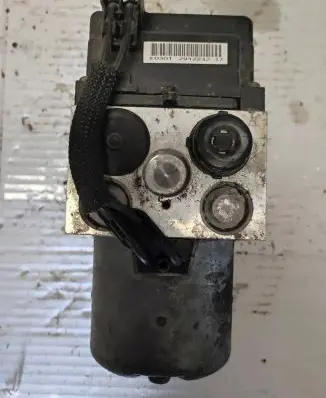 Nissan Navara D22 ABS Pump 47660VK310 11000031300
