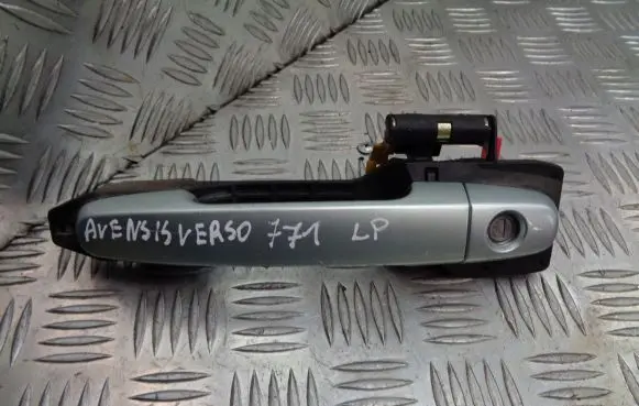 Toyota Avensis Verso Front door interior handle