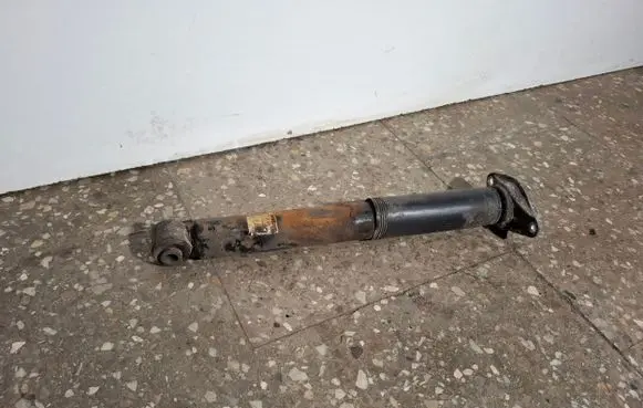 Rear shock absorber/damper