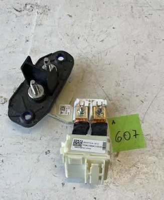 Tesla Model 3 Current control relay 1107711410E 107711410E 2NL19084C130530