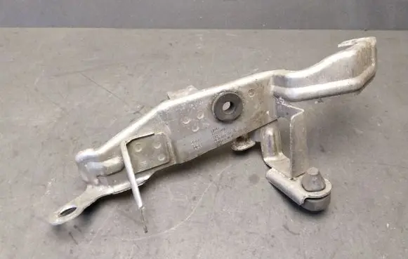 Audi A8 S8 D3 4E Other engine bay part 4E0422495B