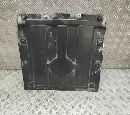 BMW iX Engine splash shield/under tray 7931783