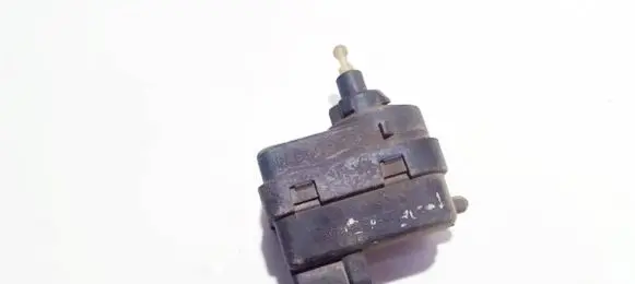 Headlight level adjustment motor