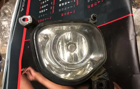 Toyota Avensis T250 Front fog light 8121005060