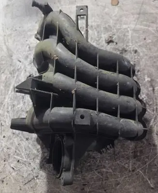 Volkswagen Golf IV Intake manifold 