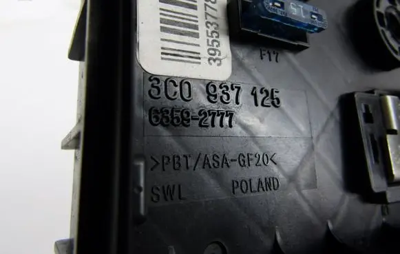 Volkswagen PASSAT CC Fuse module 3C0937125