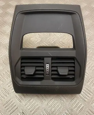 BMW 3 G20 G21 Rear air vent grill 6806816