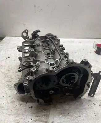 Nissan Navara D40 Engine head 8200816680 8200871992