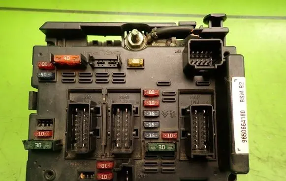 Peugeot 206 BSM Control unit 965066418032452824