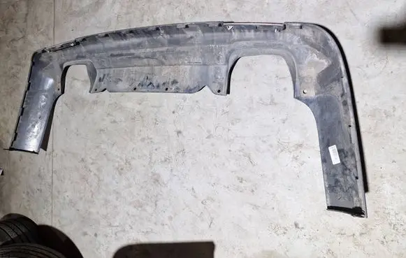 Dodge Challenger Rear bumper lower part trim IW9N7W7 505000796 72017202