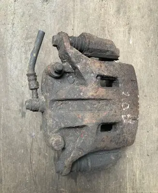 Renault Koleos I Front brake caliper