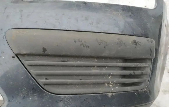 Ford Focus Front bumper lower grill