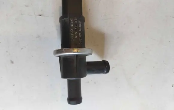 Volkswagen Touareg I Electromagnetic valve 7L0906518