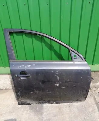 KIA Ceed Front door