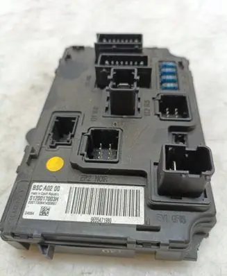 Peugeot 407 Fuse module BSCA0200 S120017003H 9655471980