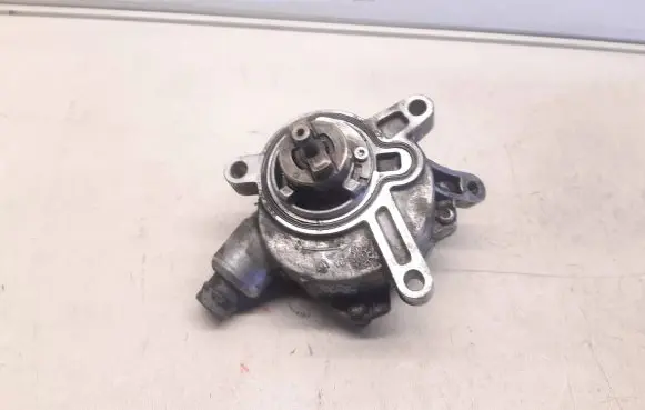Volvo V70 Vacuum pump 30731825 08130011