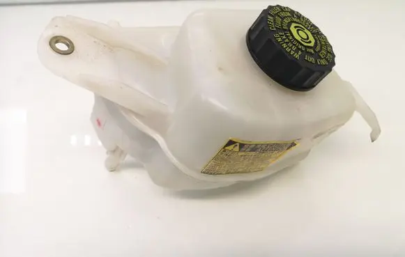 Toyota Yaris Brake fluid reservoir 03350887081 03350887071