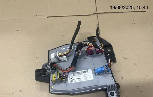 Mercedes-Benz E W213 SAM control unit A2139008123 2139008123 A2139015811