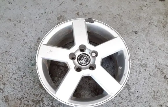 R16 alloy rim