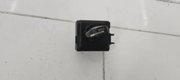 Mercedes-Benz CLA C117 X117 W117 Ignition lock 10046417