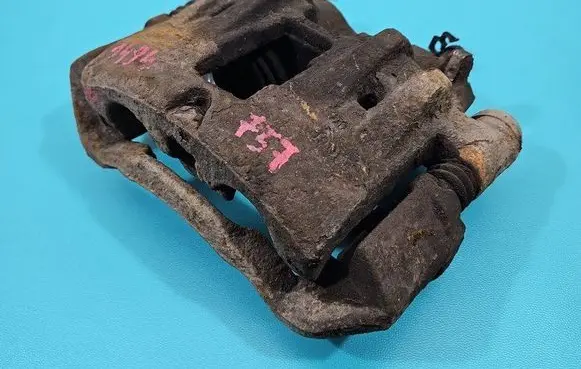 Rear brake caliper