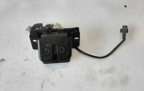 KIA Sorento Tailgate/trunk/boot lock/catch/latch 812303E000