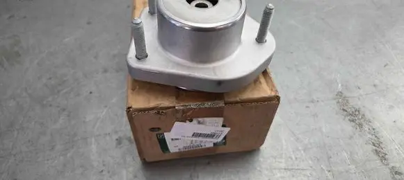 Land Rover Defender Shock absorber/damper mounting bracket LR125895 LR095866