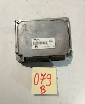 Volkswagen PASSAT B5 Engine control unit/module 3B0907557