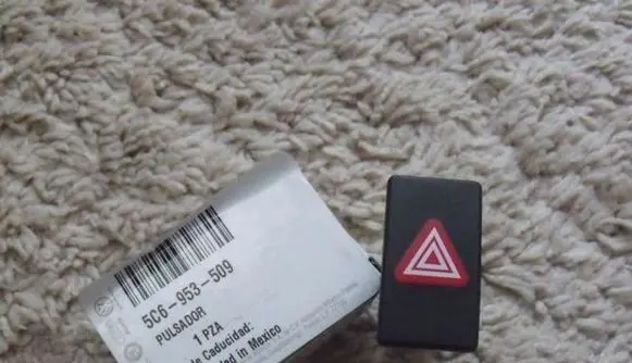 Volkswagen Jetta VI Hazard light switch 5C6953509