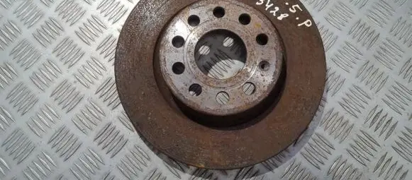 Volkswagen Golf V Front brake disc